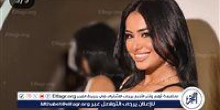 نانسي صلاح تبهر جمهورها بإطلالة أنيقة بالفستان الأسود والشعر المنسدل وابتسامة آسرة على إنستجرام - هرم مصر