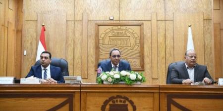 محافظ قنا يلتقي بالمهندسين الجدد ويوجههم للعمل بروح الفريق وخدمة المواطن - هرم مصر
