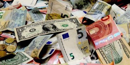مصرفيون: 40% ارتفاع الطلب على العملات الأجنبية في الإمارات - هرم مصر