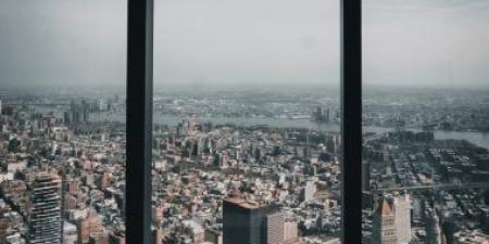 نوافذ ذكية تخفض درجة الحرارة بمقدار 24 درجة مئوية وتكافح التلوث الضوئي في المدن - هرم مصر