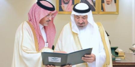 أمير نجران يطّلع على إحصائيات الخطوط السعودية بمطاري نجران وشرورة خلال العام الماضي - هرم مصر