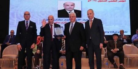 وزير التعليم العالي يفتتح فعاليات المؤتمر العلمي السنوي لكلية الهندسة بجامعة عين شمس - هرم مصر