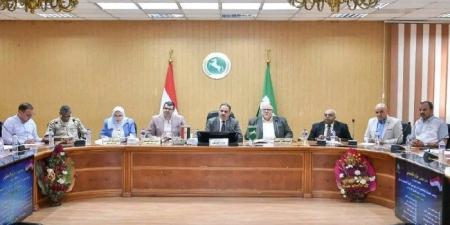 فرص عمل وعلاج بالمجان.. محافظ الشرقية يستجيب لطلبات المواطنين:«حل مشاكلكم على رأس أولوياتنا» - هرم مصر