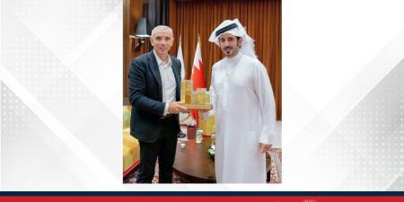 خالد بن حمد يستقبل رئيس الاتحاد الدولي للترايثلون - هرم مصر
