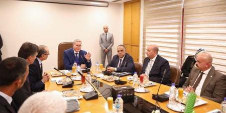وزير البترول يشيد بإنجازات "عجيبة" في زيادة معدلات إنتاج الزيت الخام - هرم مصر