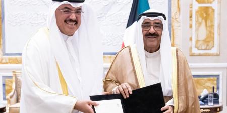 الأمير يطلع على باكورة المناهج الجديدة - هرم مصر