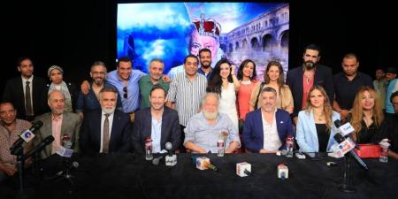 يحيى الفخراني: المسرح القومي يمثل لي جذور الانتماء الحقيقي - هرم مصر