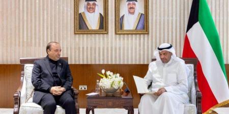 وزير الخارجية الكويتي يتسلم رسالة خطية من نظيره الإيراني تتصل بعلاقات البلدين والمستجدات الإقليمية والدولية - هرم مصر