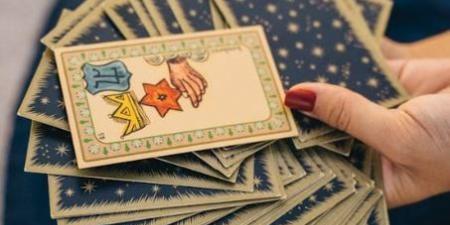 4 أبراج كاريزما وكلامهم قليل.. برج العذراء يراقب أكثر مما يتكلم - هرم مصر