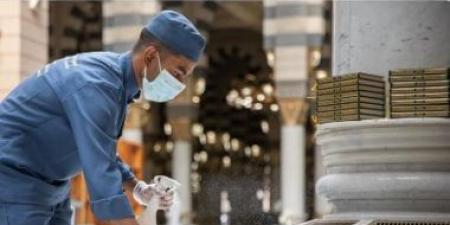بأكثر من 2700 لتر معقمات.. جهود مكثفة لتنظيف المسجد النبوى - هرم مصر