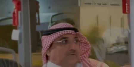 أمين الأحساء يتفقد المرحلة التجريبية لمشروع النقل العام بالحافلات  - هرم مصر