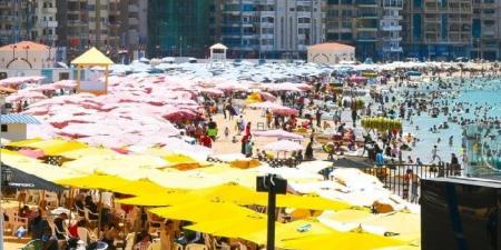 المندرة 100% والبوريفاج وبحري 95% إشغال.. شواطئ الإسكندرية تستقبل المصطافين بكامل طاقتها - هرم مصر