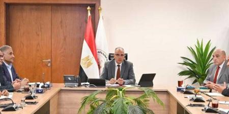 وزير الري يتابع موقف عدد من دراسات برنامج التعاون المشترك في البحوث التطبيقية بين مصر وهولندا JCAR - هرم مصر
