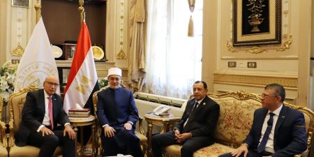 مفتي الجمهورية يزور رئيس محكمة النقض.. ويؤكد: دور وطني مشترك في دعم العدالة - هرم مصر