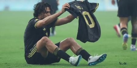مهاجم المكسيك يكرّم ديوجو جوتا في نهائي الكأس الذهبية فيديو - هرم مصر