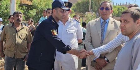محافظ قنا يتابع جهود إنقاذ شخصين سقطت سيارتهما في نهر النيل بدشنا - هرم مصر