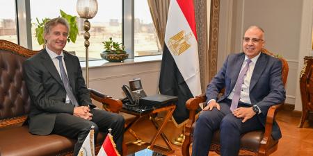 وزير الري يلتقي الممثل المقيم لبرنامج الأمم المتحدة الإنمائي في مصر - هرم مصر