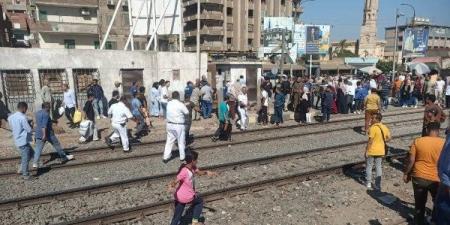 مصرع سيدة وإصابة شقيقتها بسبب اصطدام القطار بهما في المنوفية - هرم مصر