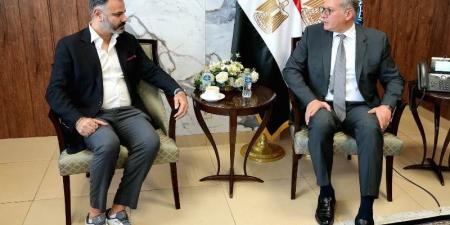 وزير البترول يبحث مع رئيس IRH الإماراتية التعاون في التمويل والتعدين - هرم مصر