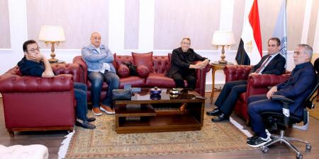 بدءاً من سبتمبر.. "باب الخلق" على "النهار" والتليفزيون المصري  - هرم مصر