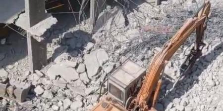 رفع 4 حفارات أعلى الأبراج المخالفة باللبيني لإزالتها بالجيزة - هرم مصر