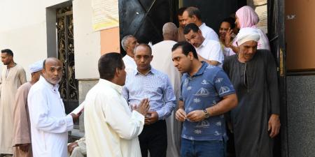 "عمر" يتفقد المراكز التكنولوجية بقوص ونقادة لمتابعة ملف تقنين الاراضي - هرم مصر