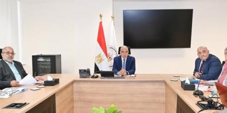 وزير الري يناقش تسهيل إجراءات التراخيص بهيئة حماية الشواطئ - هرم مصر
