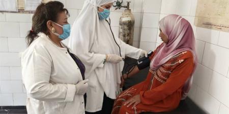 قافلة “حياة كريمة” تقدم خدماتها الطبية المجانية لأكثر من 1200 مواطن بقرية صفط الغربية بمركز المنيا - هرم مصر