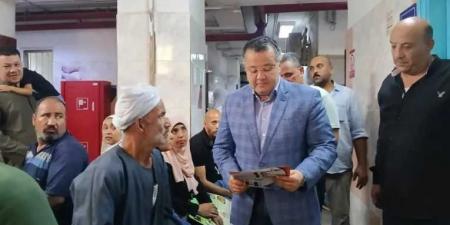 مدير مستشفيات بنها الجامعية يشرف شخصيًا على تحسين الخدمات وتسريع إجراءات المرضى - هرم مصر