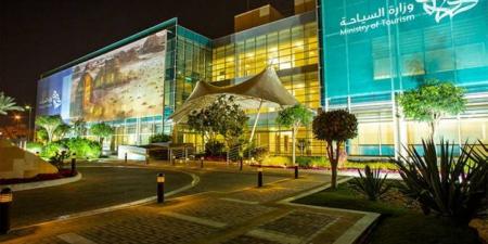 3 ملايين ريال غرامة التعدي على الوجهات السياحية - هرم مصر