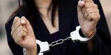 شهادات مزورة.. القبض على سيدة تدير كيانا تعليميا وهميا بسوهاج - هرم مصر