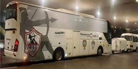 وصول حافلة الزمالك إلى استاد قناة السويس استعدادًا لمواجهة مودرن - هرم مصر