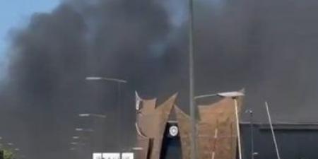 السيطرة على حريق كبير بأحد المبانى فى الواجهة البحرية ببيروت.. فيديو - هرم مصر