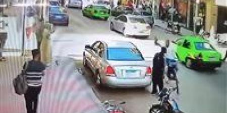 فيديو صادم لاعتداء على شاب من ذوي الهمم في شبين الكوم بالمنوفية يثير موجة غضب والأمن يفحص الواقعة - هرم مصر