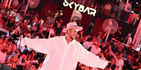 سعد لمجرد يشعل العلمين الجديدة بحضور كامل العدد و"لوك محير"| شاهد - هرم مصر