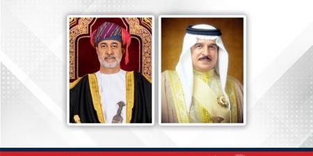 جلالة الملك المعظم وجلالة سلطان عُمان يعقدان لقاءً وديًا ببيت الرباط العامر بصلالة - هرم مصر