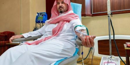 الأمير سلمان بن سلطان يتبرع بالدم تفاعلًا مع الحملة الوطنية السنوية للتبرع بالدم - هرم مصر