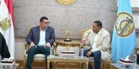 وزير الإسكان يتابع موقف عدد من المشروعات بمطروح - هرم مصر
