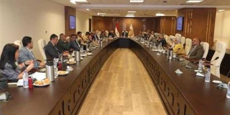 وزير العمل يترأس اجتماع المجلس الأعلى للتشاور الاجتماعي لمناقشة القرارات التنفيذية لقانون العمل الجديد - هرم مصر