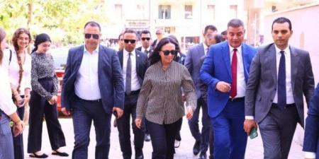 مايا مرسي تطمئن على الخدمات المقدمة لإدارة بولاق الاجتماعية - هرم مصر
