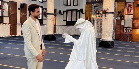 جلسة تصوير داخل مسجد تثير الجدل .. أسرة العروس تعلق والأوقاف ترد - هرم مصر
