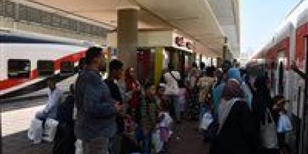 السكك الحديدية تُسيّر القطار السابع لعودة السودانيين - هرم مصر