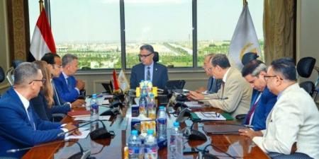 «وزير التموين» يتابع تطوير وتحديث خطوط إنتاج مصانع شركة السكر - هرم مصر