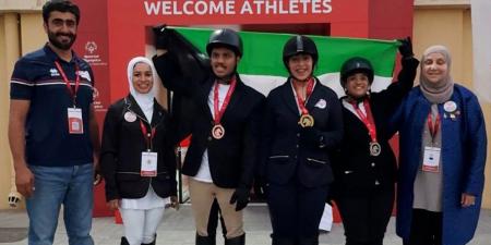 فرسان الكويت يحصدون المراكز الأولى في سباق «الركوب الإنجليزي» - هرم مصر