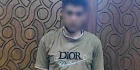 ضبط أحد الأشخاص بالإسكندرية لقيامه بالنصب على المواطنين والإستيلاء على أموالهم بزعم قدرته على العلاج الروحانى - هرم مصر