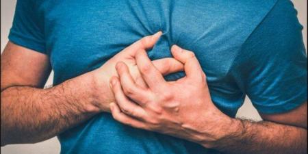 أبرزها ضيق التنفس.. أعراض وأسباب السكتة القلبية المفاجئة - هرم مصر