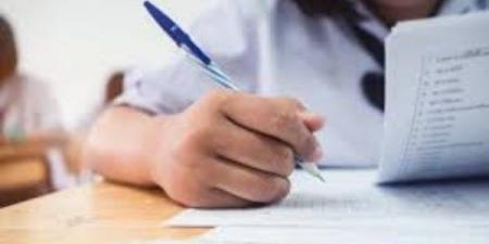 مستقبل الطلاب بـ2500 جنيه.. موظفان في مدرسة بالوراق يبيعان أوراق إجابات الامتحانات - هرم مصر