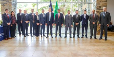 وزير الصناعة يناقش نقل تقنيات استخراج الليثيوم مع Albemarle الأمريكية - هرم مصر