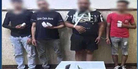 كشف ملابسات فيديو تضمن قيام عدد من الأشخاص بالتعدى على آخر داخل أحد المحال بإستخدام أسلحة بيضاء بالإسكندرية - هرم مصر