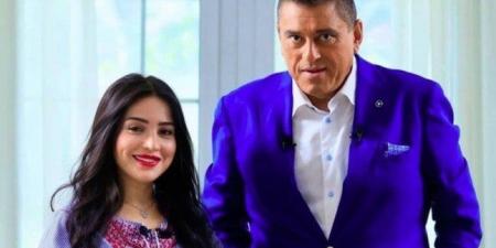 مي عز الدين: ياسمين عبد العزيز اتخانقت معايا عشان أقف على رجلي تاني - هرم مصر